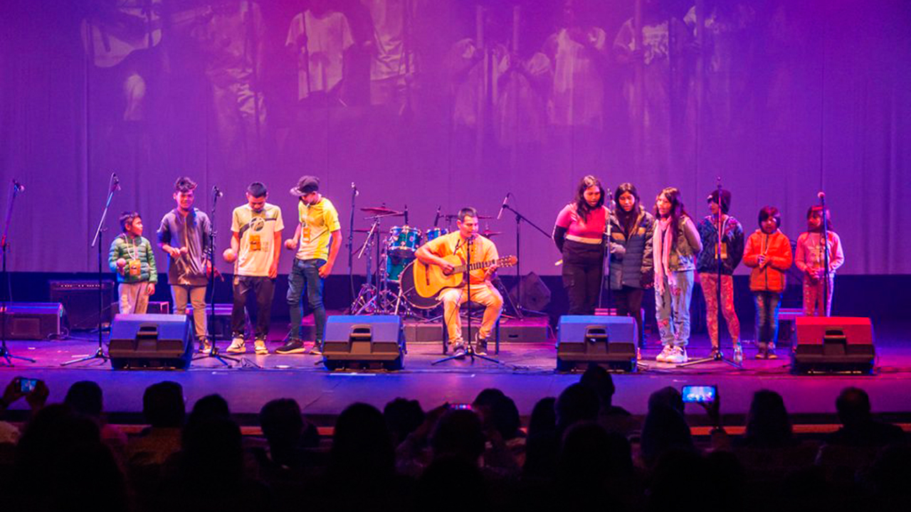 Música y danza en conmemoración del Día de los Pueblos Originarios