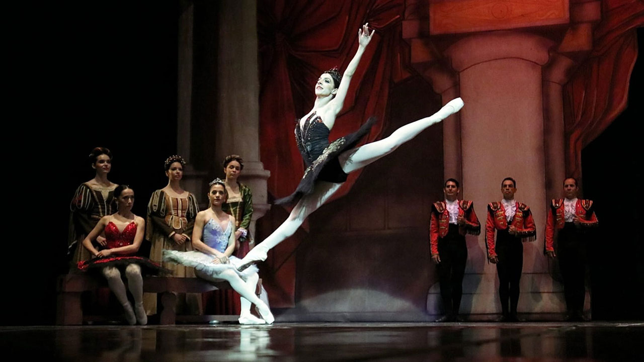 El Lago de los Cisnes regresa al Teatro Lírico