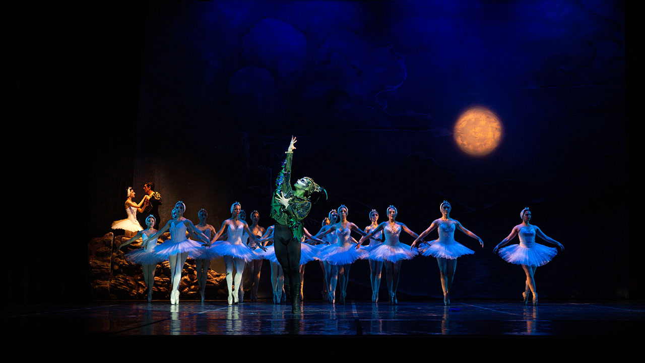 Exitosa despedida de El Lago de los Cisnes