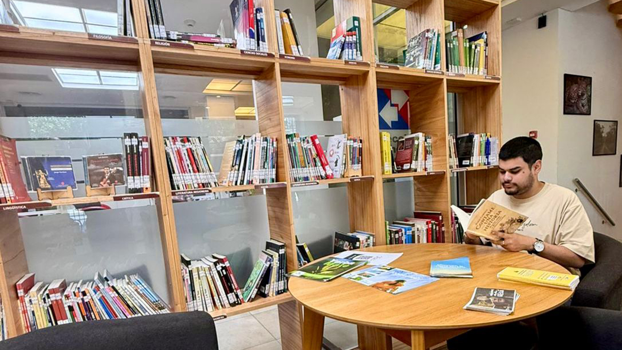 Tercer aniversario de la sede de la Biblioteca Pública De Las Misiones en Buenos Aires