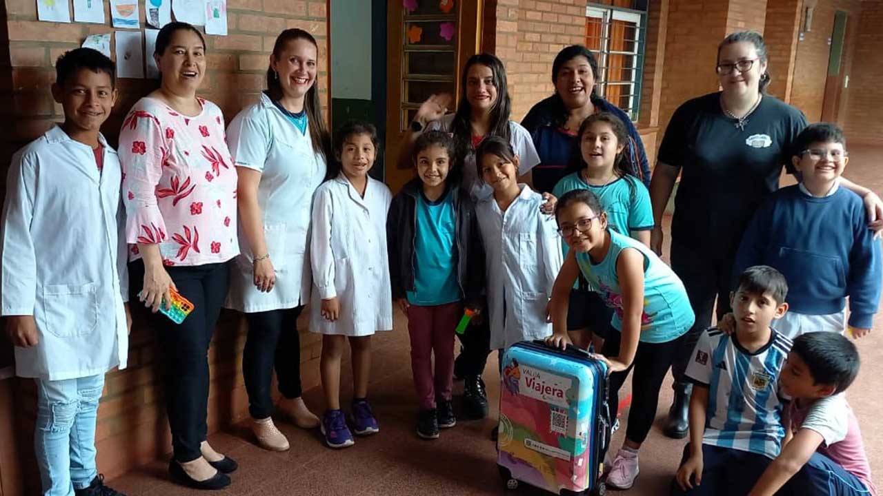 La Valija Viajera recorre Eldorado y acerca libros a barrios y escuelas